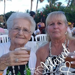 Meet your Posher, Debbie